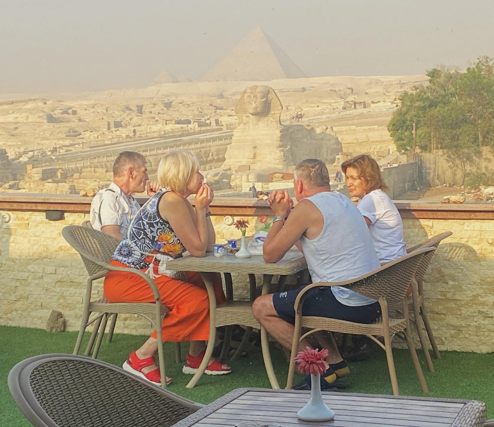 Seven Pyramids Inn Kafret el-Gabal Exteriör bild