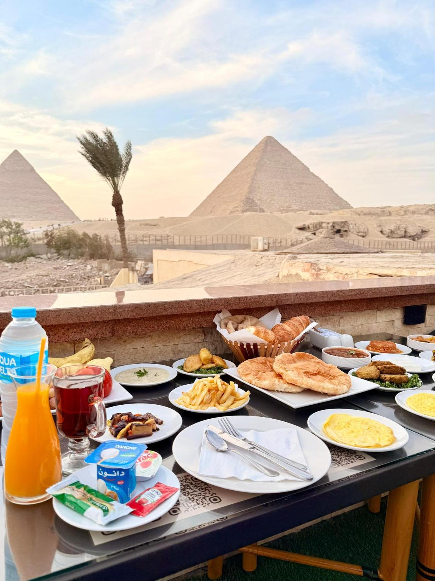 Seven Pyramids Inn Kafret el-Gabal Exteriör bild